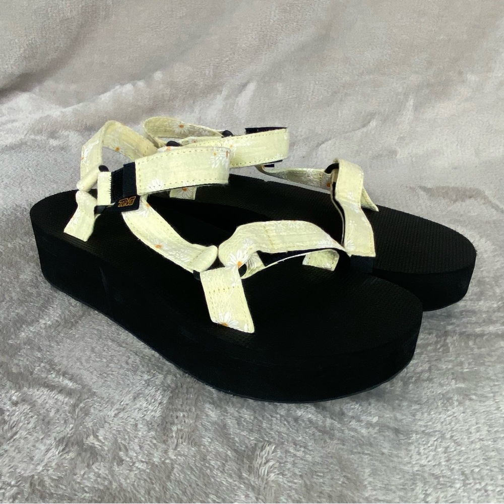 Teva Gloriosa Women's Midform Platform Sandals 11 Yellow Flowers Universal NEW